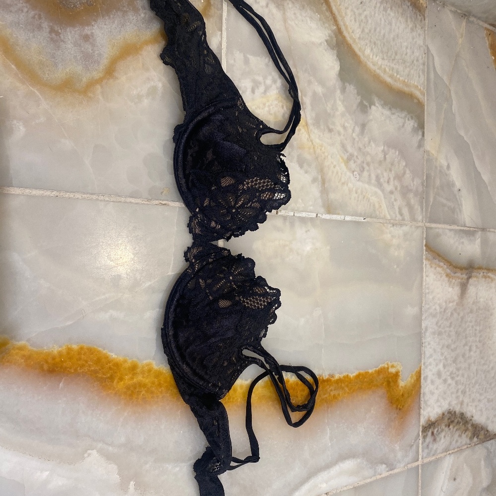 NEW Victoria secret Black lace bra 34B